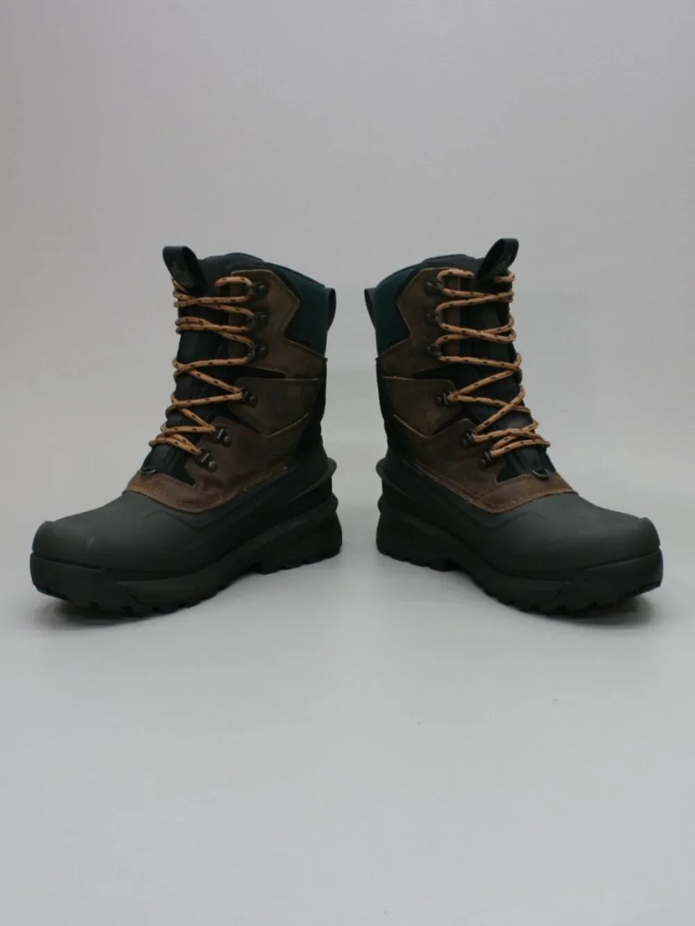 The North Face Men's 9 Chilkat V 400 Waterproof Brown Black Winter Snow Boots